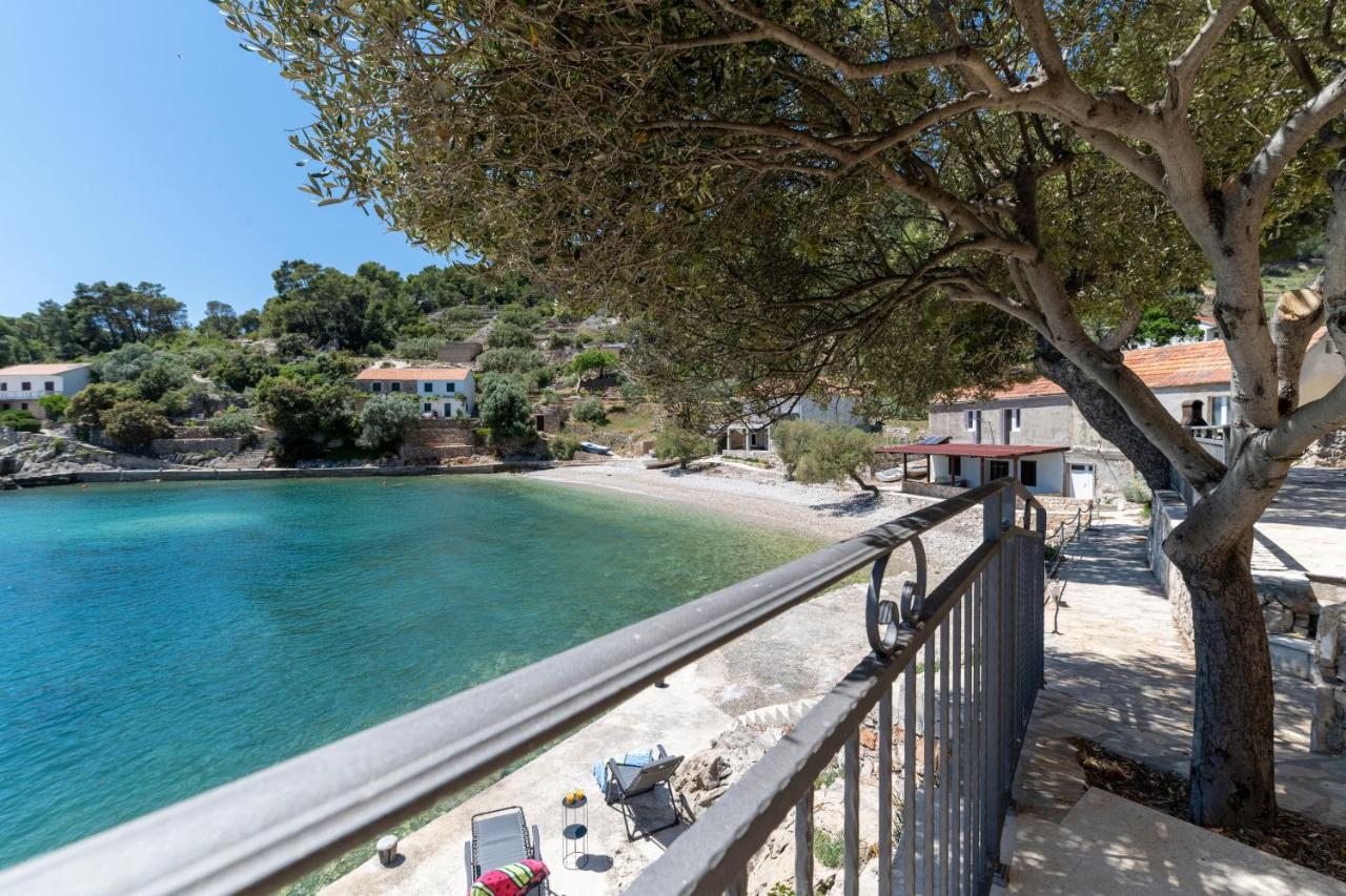 Seaside Cottage Maslina Gdinj Extérieur photo